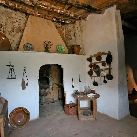 Hábitat Troglodita Almagruz * Purullena