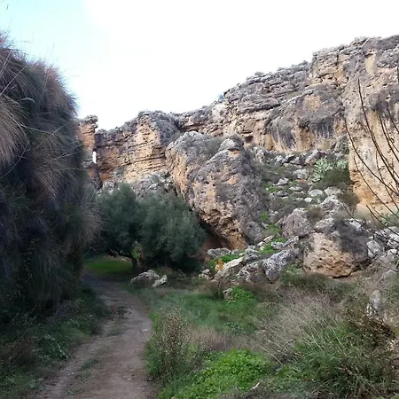 Habitat Troglodita Almagruz